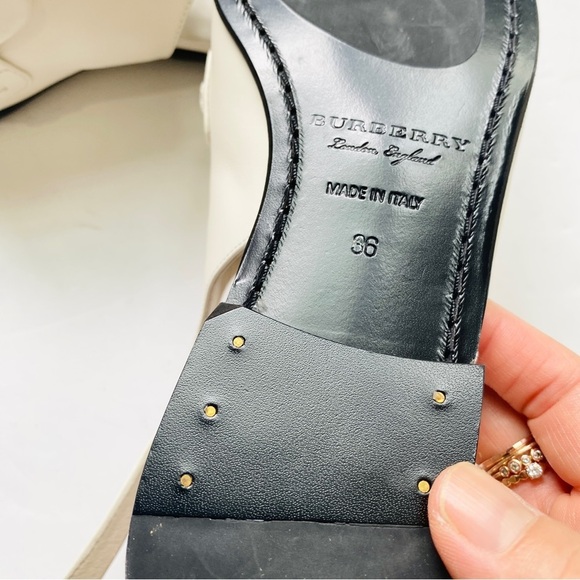 Burberry chain Link Detail Leather Slingback Loafers In off-white/ cream - Picture 9 of 10